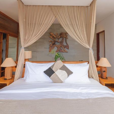 Villa Kaliente Toyapakeh Экстерьер фото