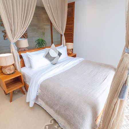 Villa Kaliente Toyapakeh Экстерьер фото