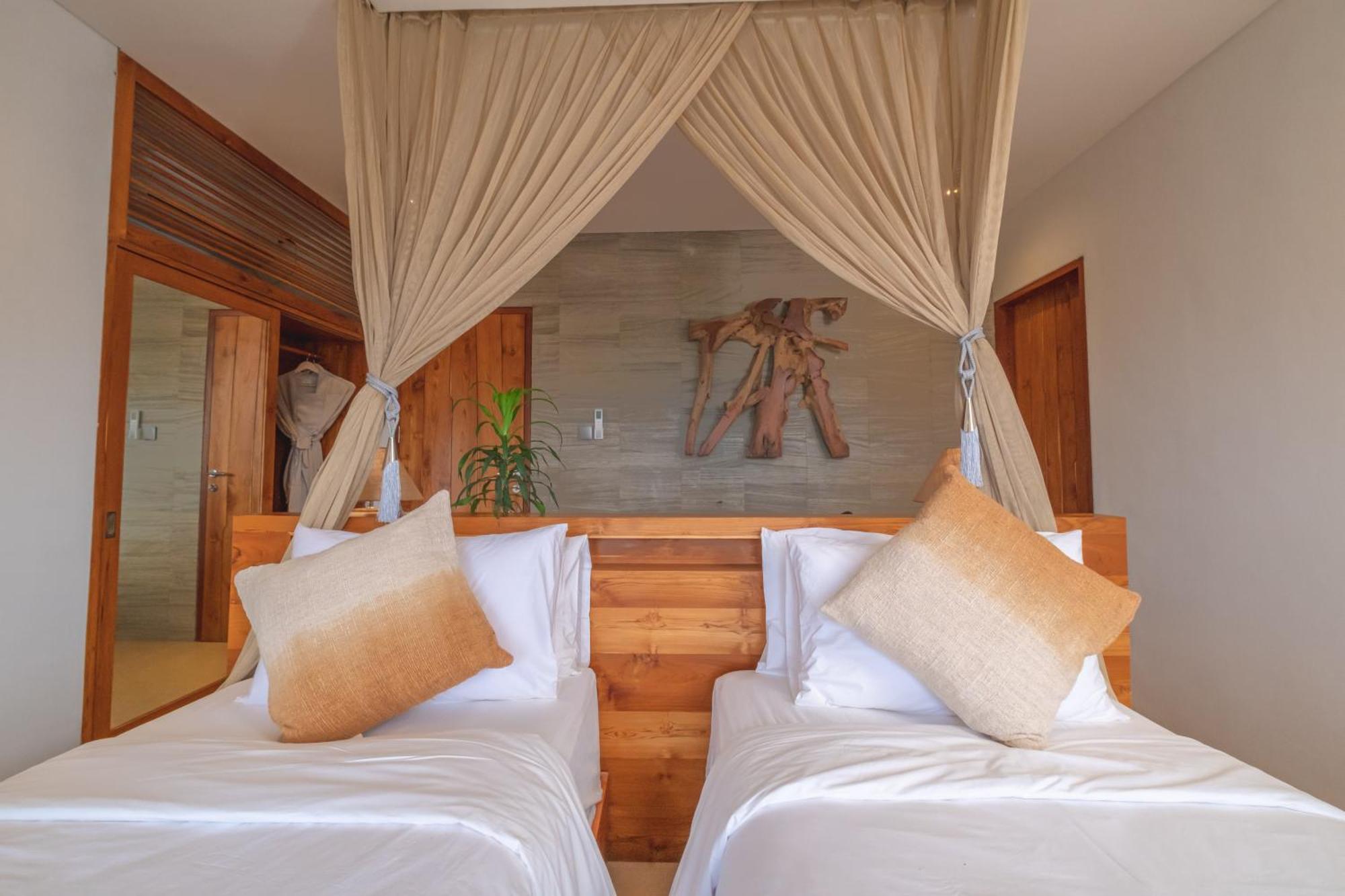 Villa Kaliente Toyapakeh Экстерьер фото