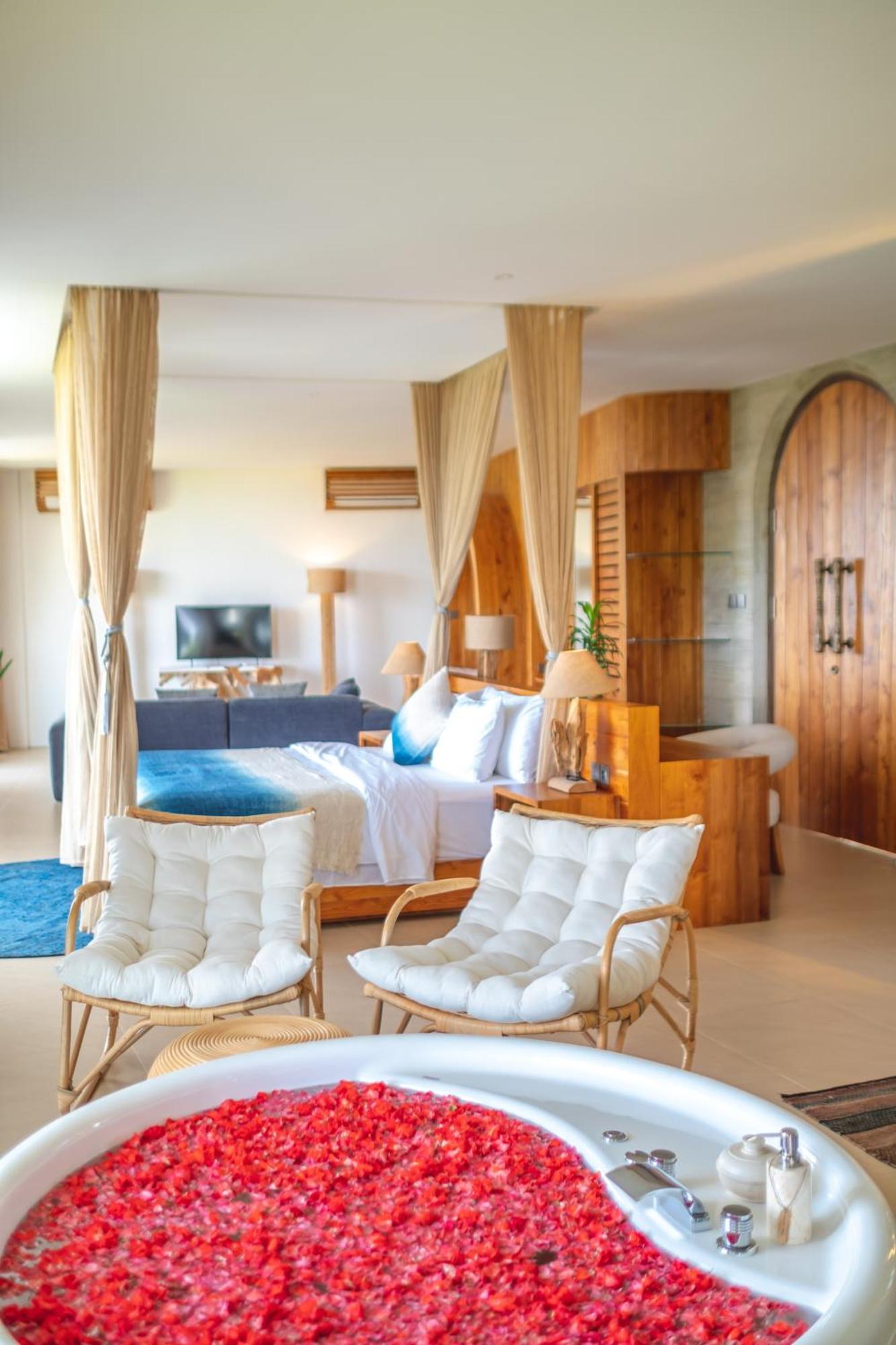 Villa Kaliente Toyapakeh Экстерьер фото