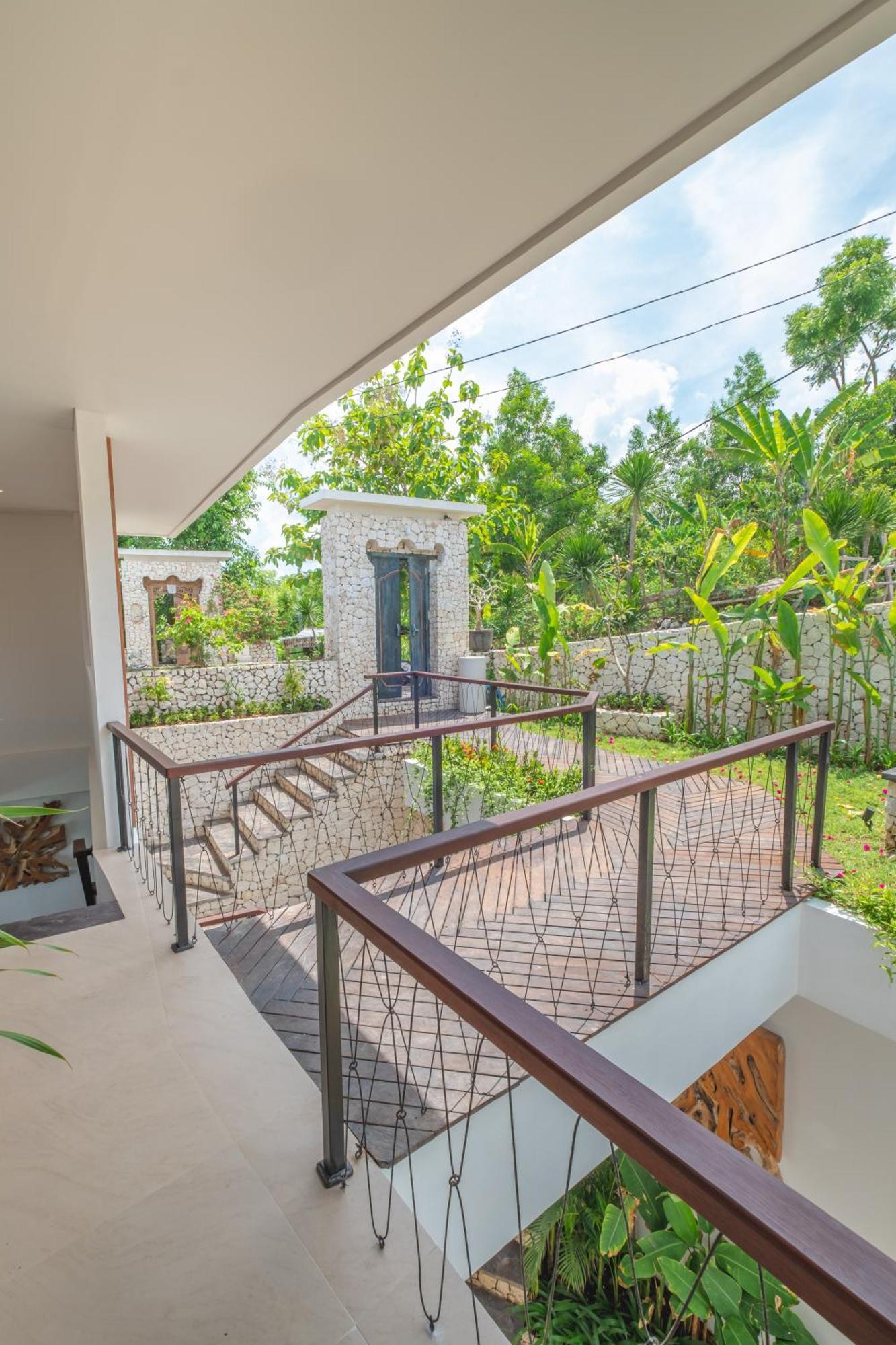 Villa Kaliente Toyapakeh Экстерьер фото