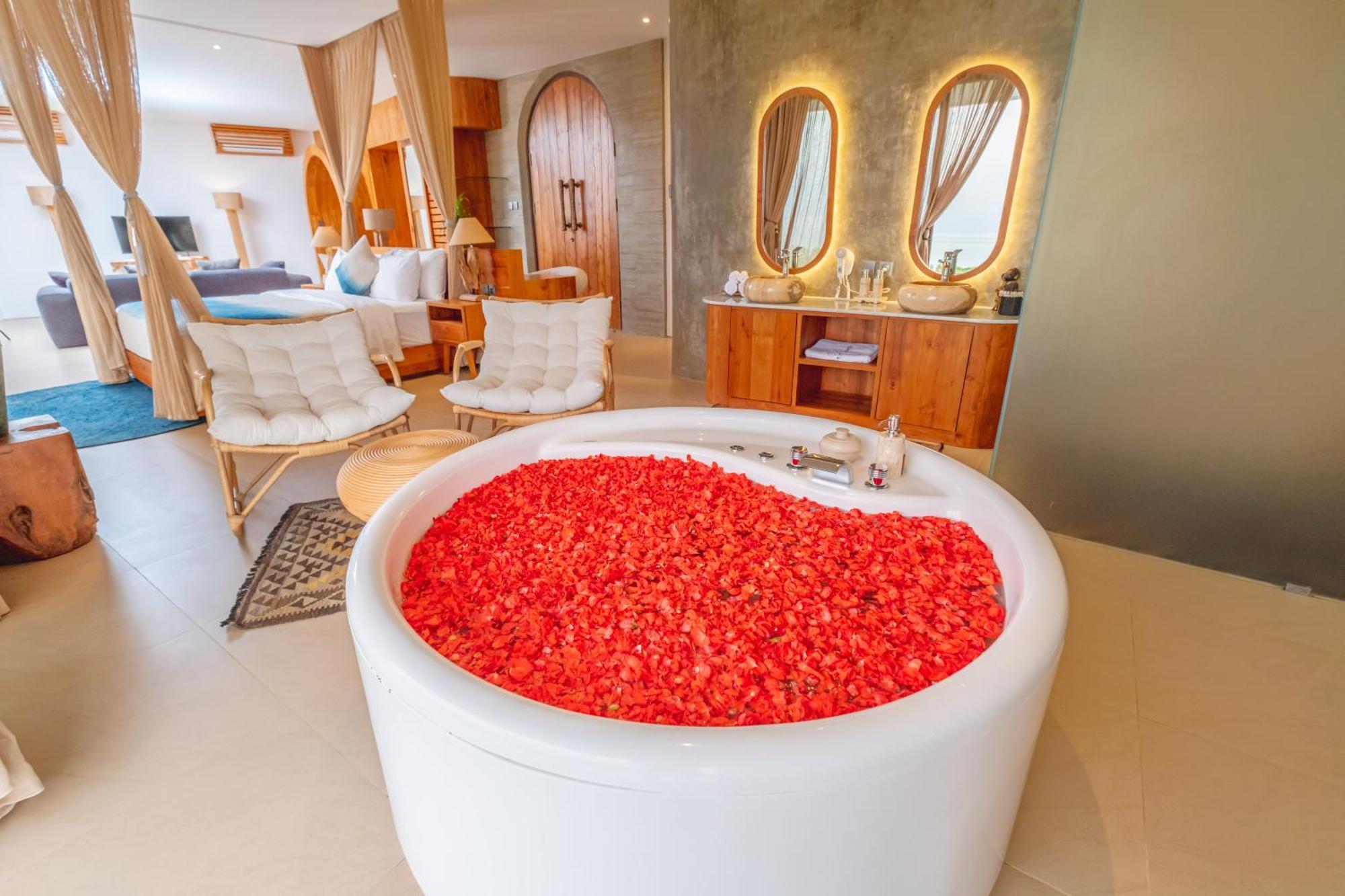Villa Kaliente Toyapakeh Экстерьер фото