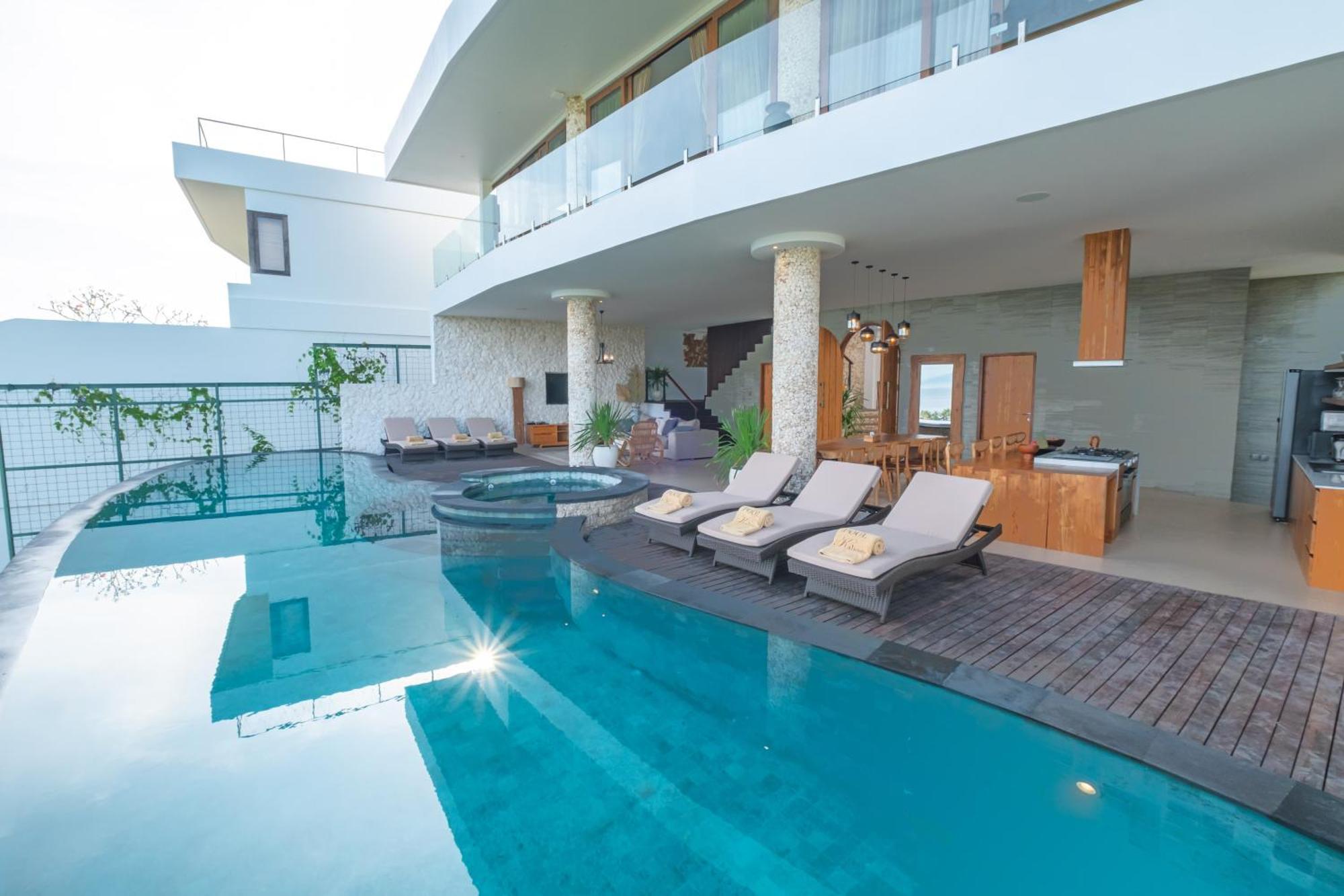 Villa Kaliente Toyapakeh Экстерьер фото